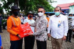 Syaiful Senang Terima Paket Lebaran-pemkot-pontianak-0