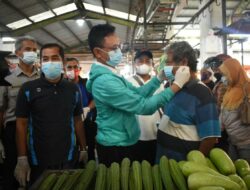 Wali Kota Edi Kamtono Bagikan Masker Gratis di Pasar Flamboyan-pemkot-pontianak-0