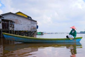 Tebar Seribu Bibit Ikan, Edi Kamtono Ajak Warga Jaga Kebersihan Sungai-pemkot-pontianak-0