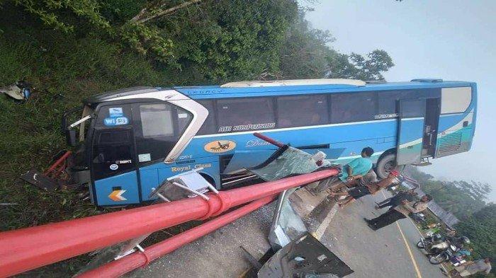 Bus Pontianak-Putussibau Alami Laka Tunggal