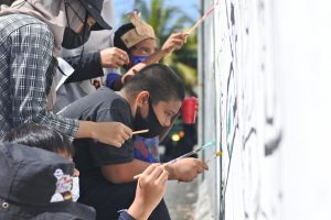 Anak-Anak-Turut-Ramaikan-Aksi-Mural-pemkot-pontianak-0