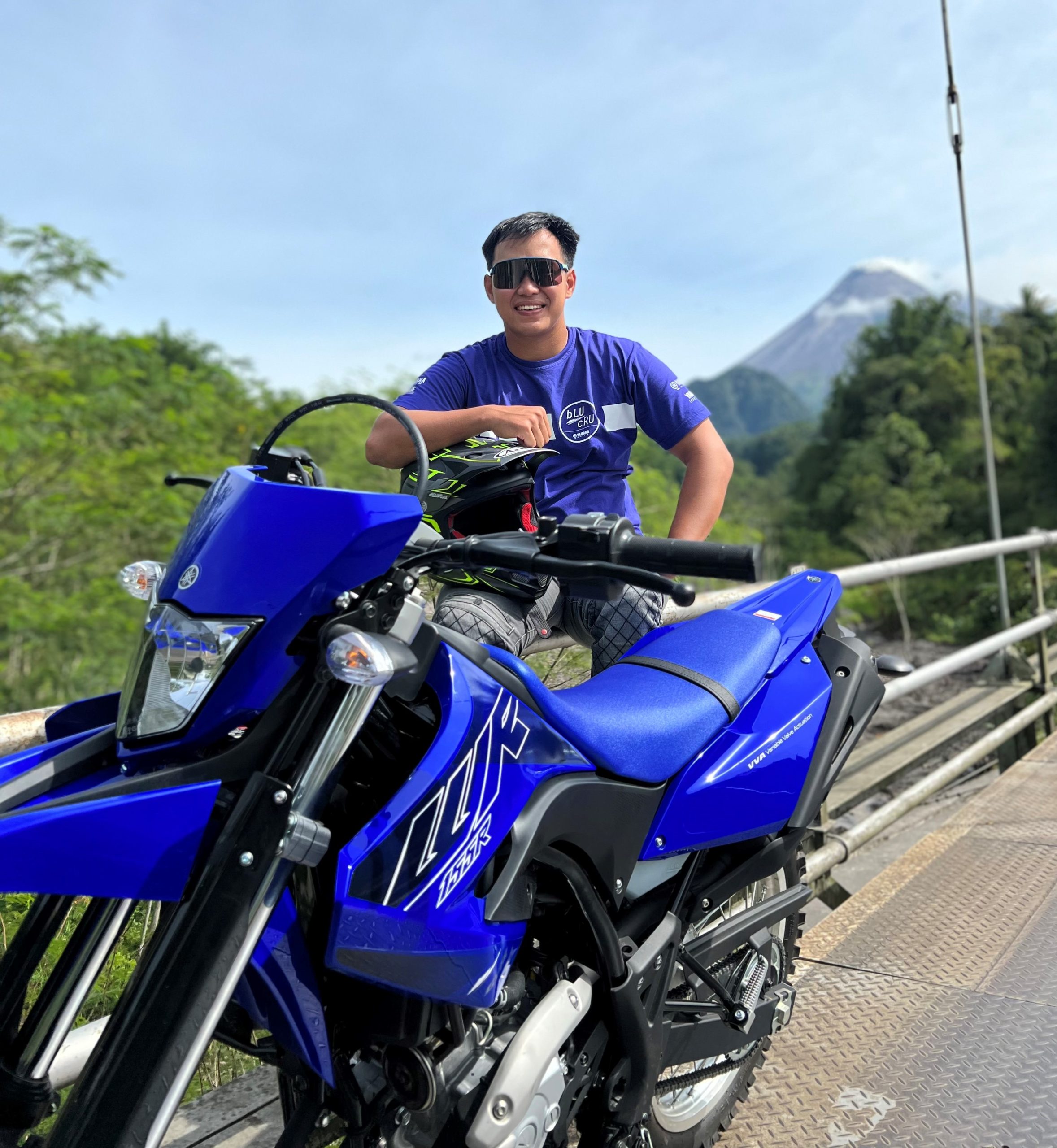 Doni Tata Berpetualang Pakai WR 155 R