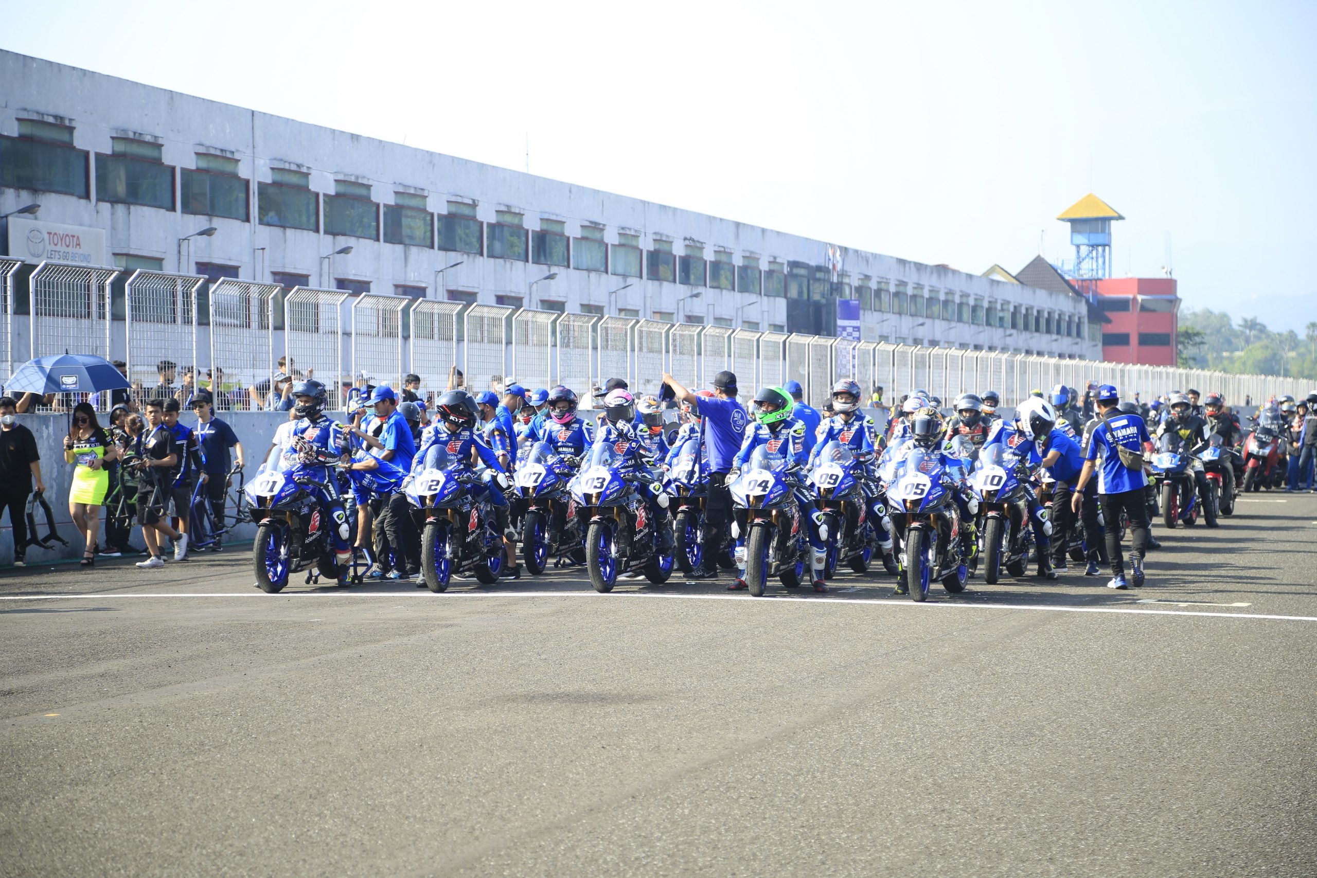 Kemeriahan seri perdana Idemitsu bLU cRU Yamaha Sunday Race 2022