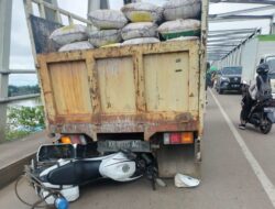 Viral, Aksi Heroik Petugas Satlantas Polres Kubu Raya Relakan Kendaraan Dinasnya Ganjal Truk Mogok di Jembatan Tol Kapuas 2