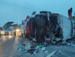 Kecelakaan Bus di Tol Cikopo