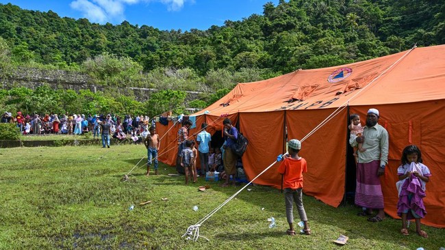 warga-sabang-aceh-tolak-kehadiran-imigran-rohingya-1_169