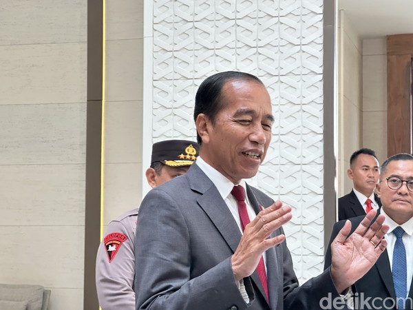 presiden-jokowi-di-pangkalan-tni-au-halim-perdanakusuma-isal-mawardidetikcom-1