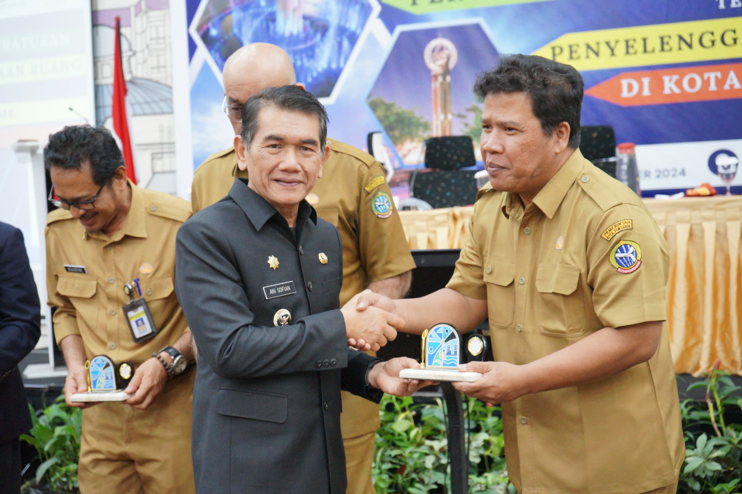 Penataan Reklame Jaga Estetika Kota Pontianak