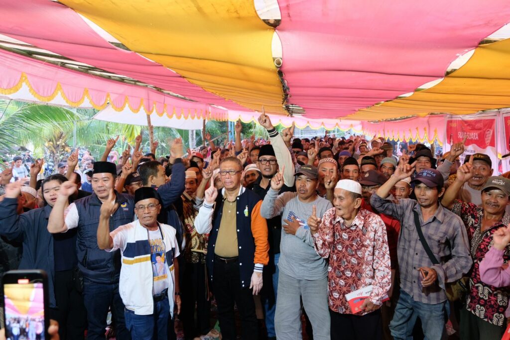 Calon Gubernur Kalbar nomor urut 1, Sutarmidji saat silaturahmi dialogis dengan masyarakat Kecamatan Galing, Kabupaten Sambas