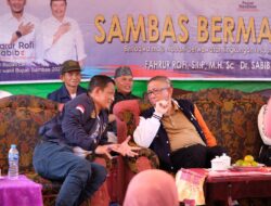 Ketua DPD NasDem Kabupaten Sambas Subhan Nur saat mendampingi kampanye dialogis Calon Gubernur Kalbar nomor urut 1, Sutarmidji di Kecamatan Galing (Foto: Tim Media Midji-Didi)