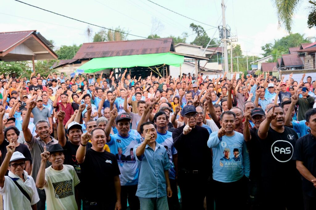 Ribuan Warga Desa Cenayan Sekadau Sambut Meriah Kedatangan Sutarmidji