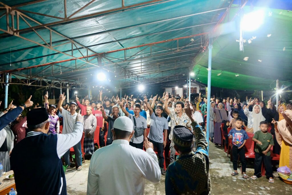 Sutarmidji saat silaturahmi dengan masyarakat sejumlah desa di Kecamatan Subah